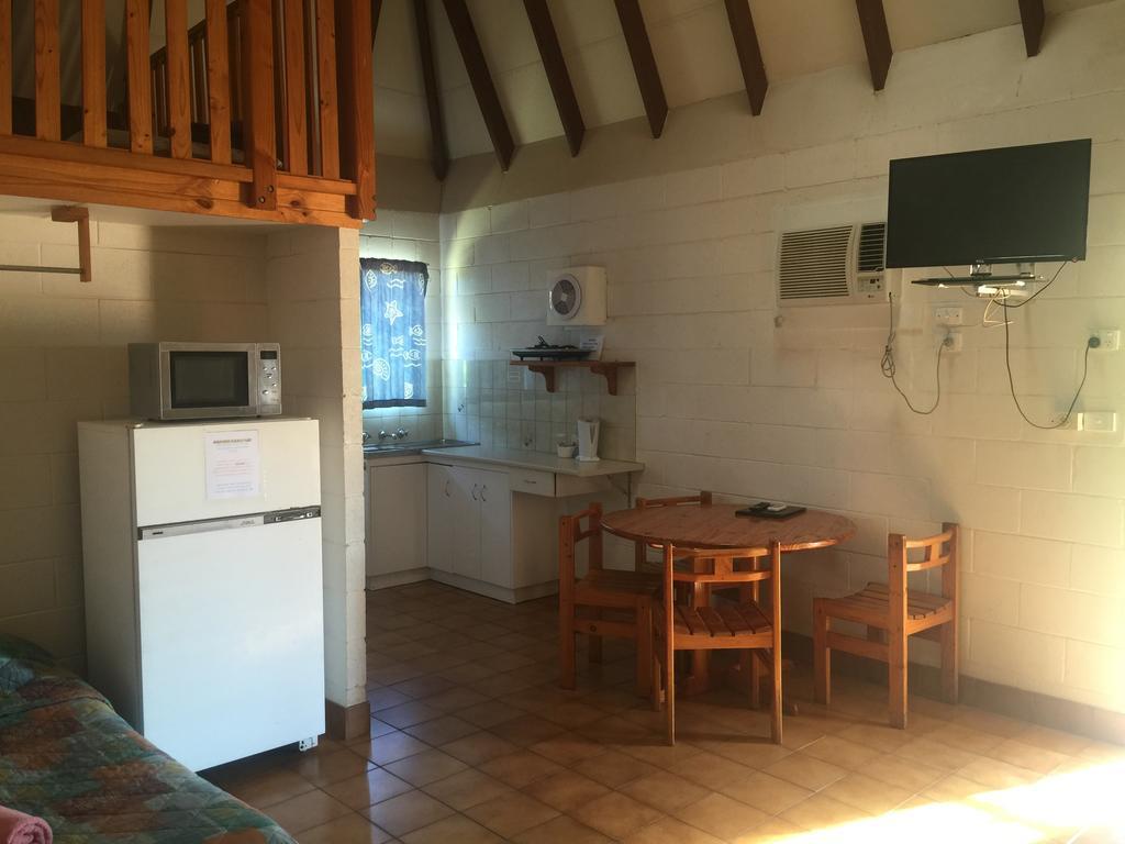 Carnarvon Caravan Park Стая снимка