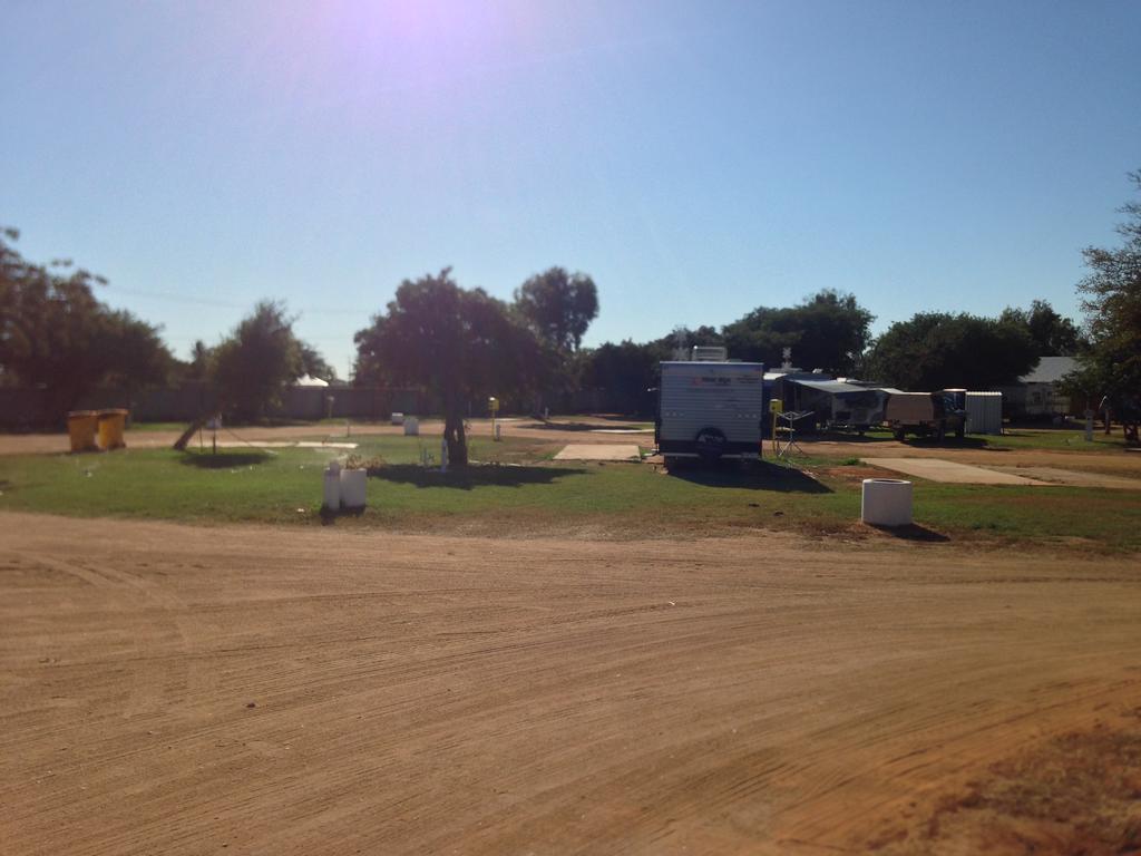 Carnarvon Caravan Park Екстериор снимка